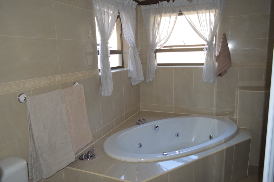 3 Bedroom Property for Sale in Wilkoppies North West